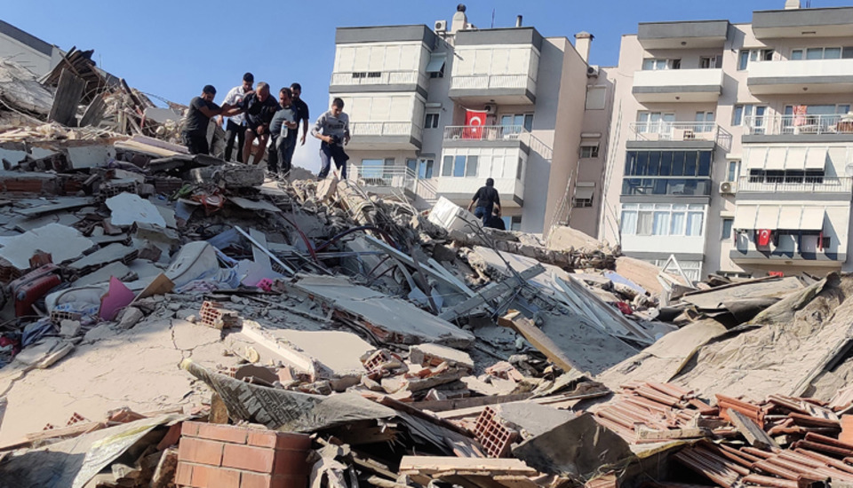 Turkish health minister: 4 dead, 120 injured in earthquake